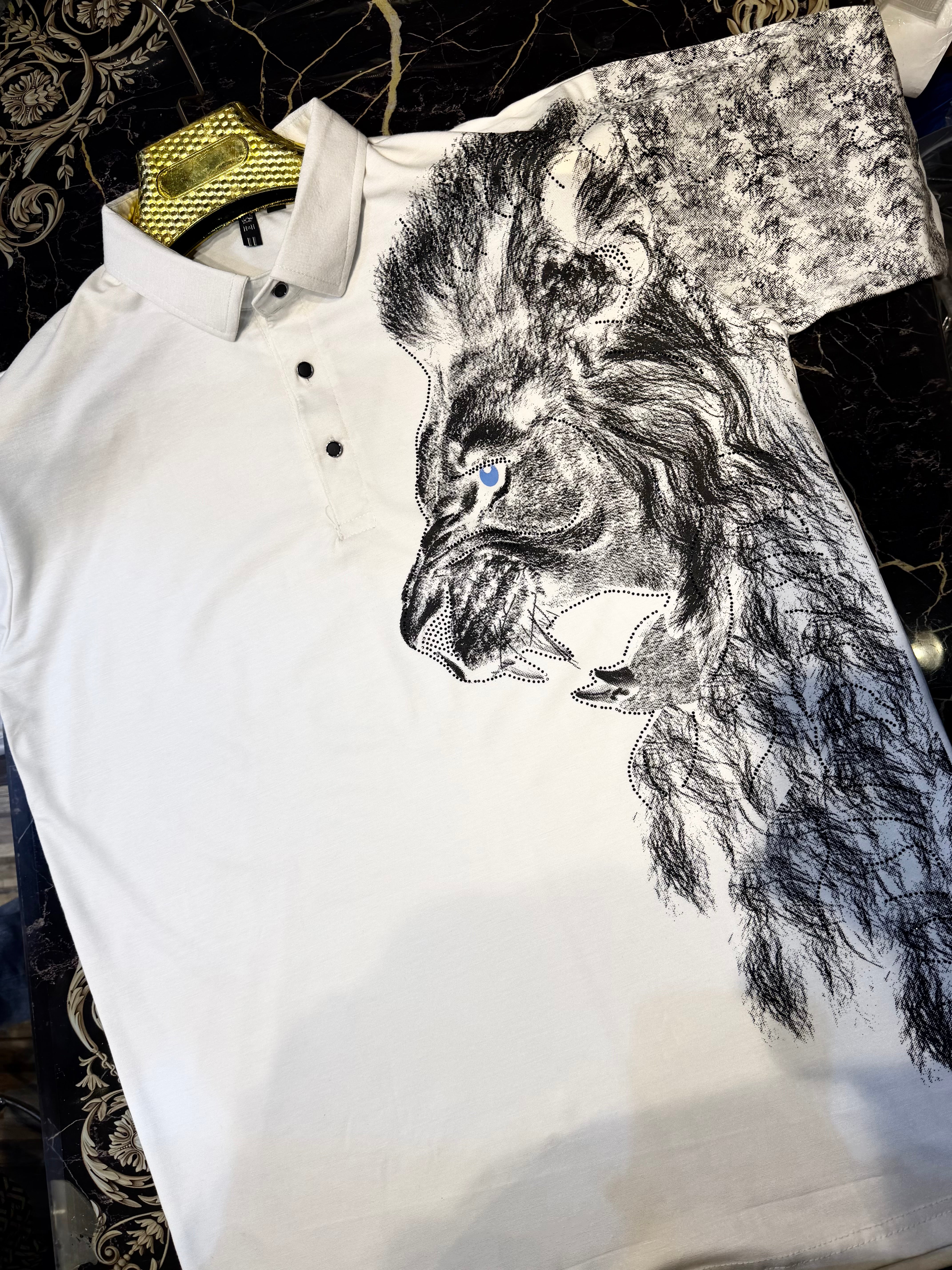 BLUE EYE LION